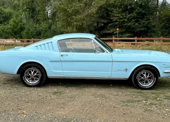 AutoHunter Spotlight: 1966 Ford Mustang Fastback 5-Speed