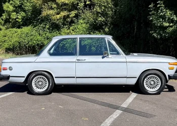 AutoHunter Spotlight: 1974 BMW 2002 tii