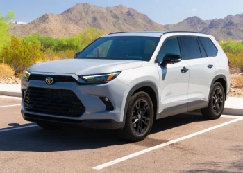Review: 2025 Toyota Grand Highlander Hybrid Nightshade