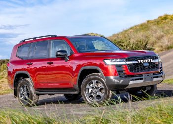 Diesel-electric LandCruiser, Prado and HiLux hybrids possible as Toyota commits to diesel power