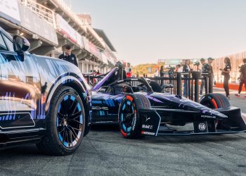 2026 Porsche Cayenne Electric reveal date set