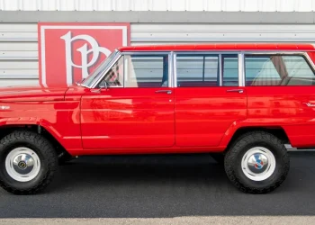 Pick of the Day: 1968 Jeep Wagoneer