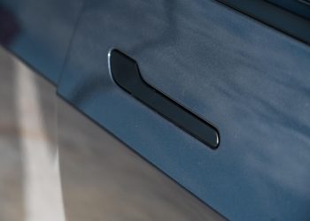 China bans Tesla-style door handles