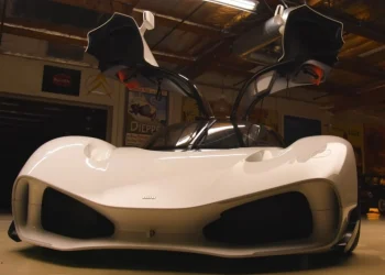 Jay Leno Previews the V12, Manual Nilu Hypercar