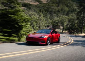 These Fatal Tesla Autopilot Crashes Can Tell Us a Lot About Self-Driving Tech